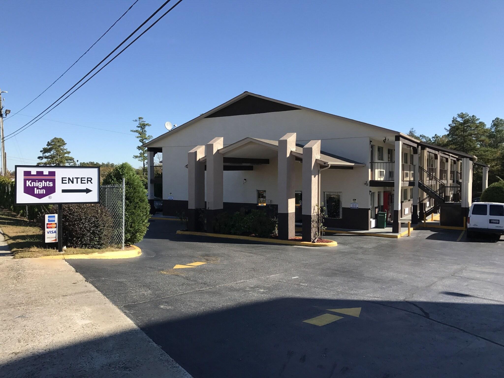 Vista Exterior Knights Inn Augusta at Deans Bridge Rd