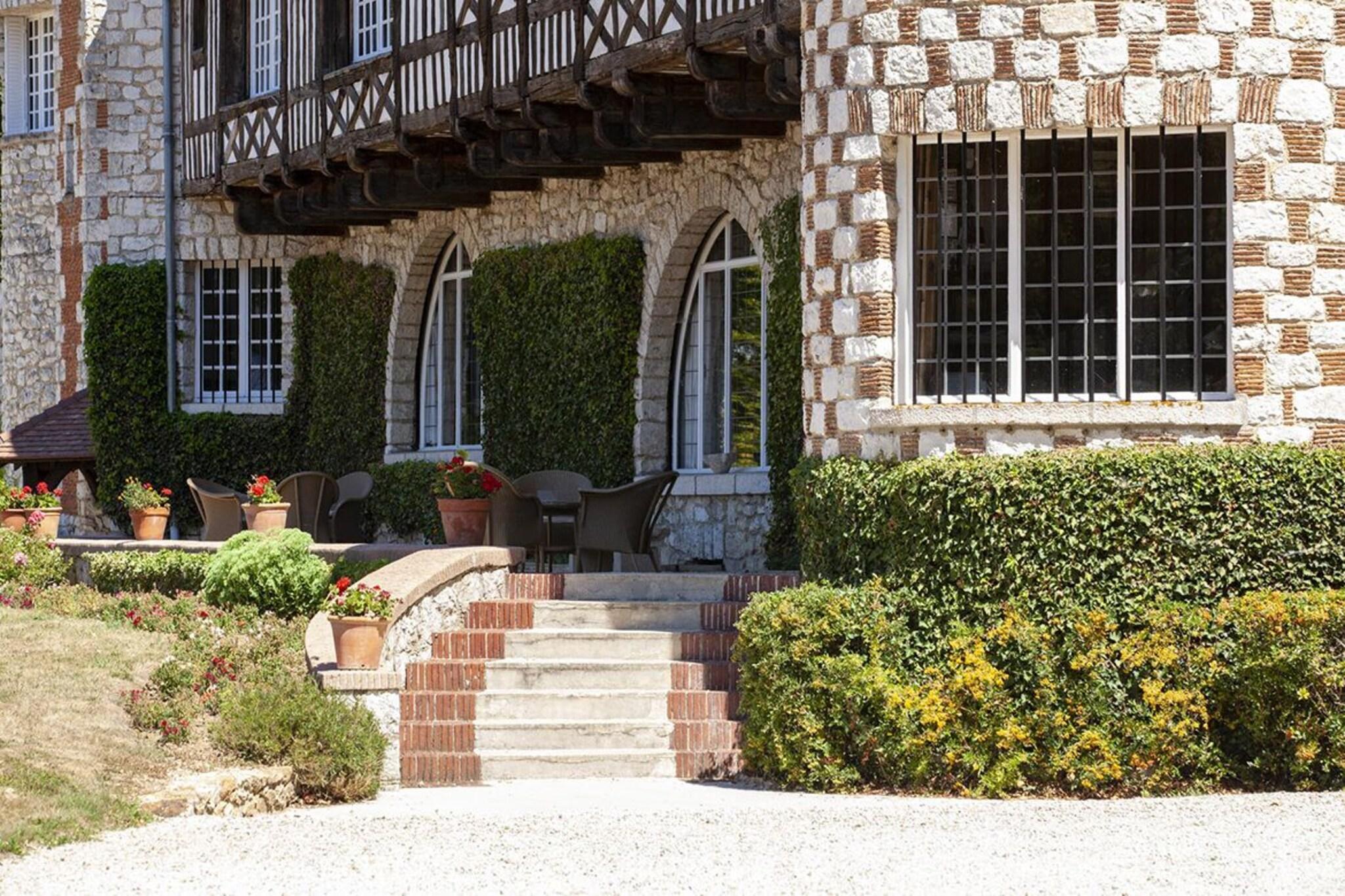 Varios Manoir De Beaumarchais