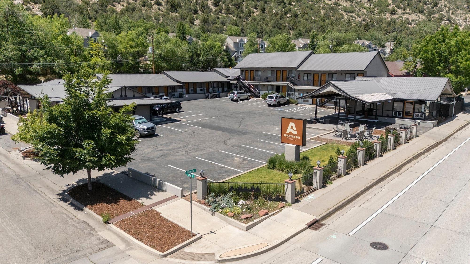Vista Exterior Adventure Inn Durango