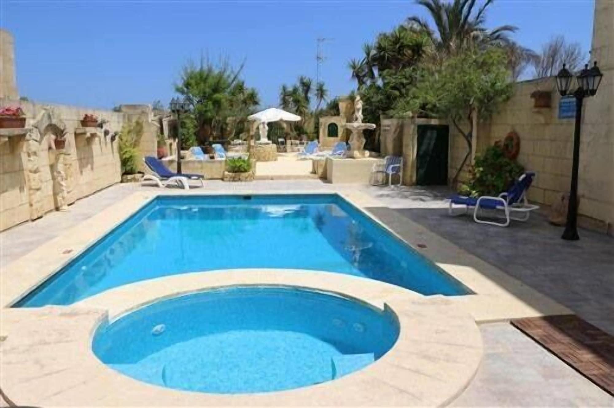 Varios Happy & Healthy Farmhouse Gozo