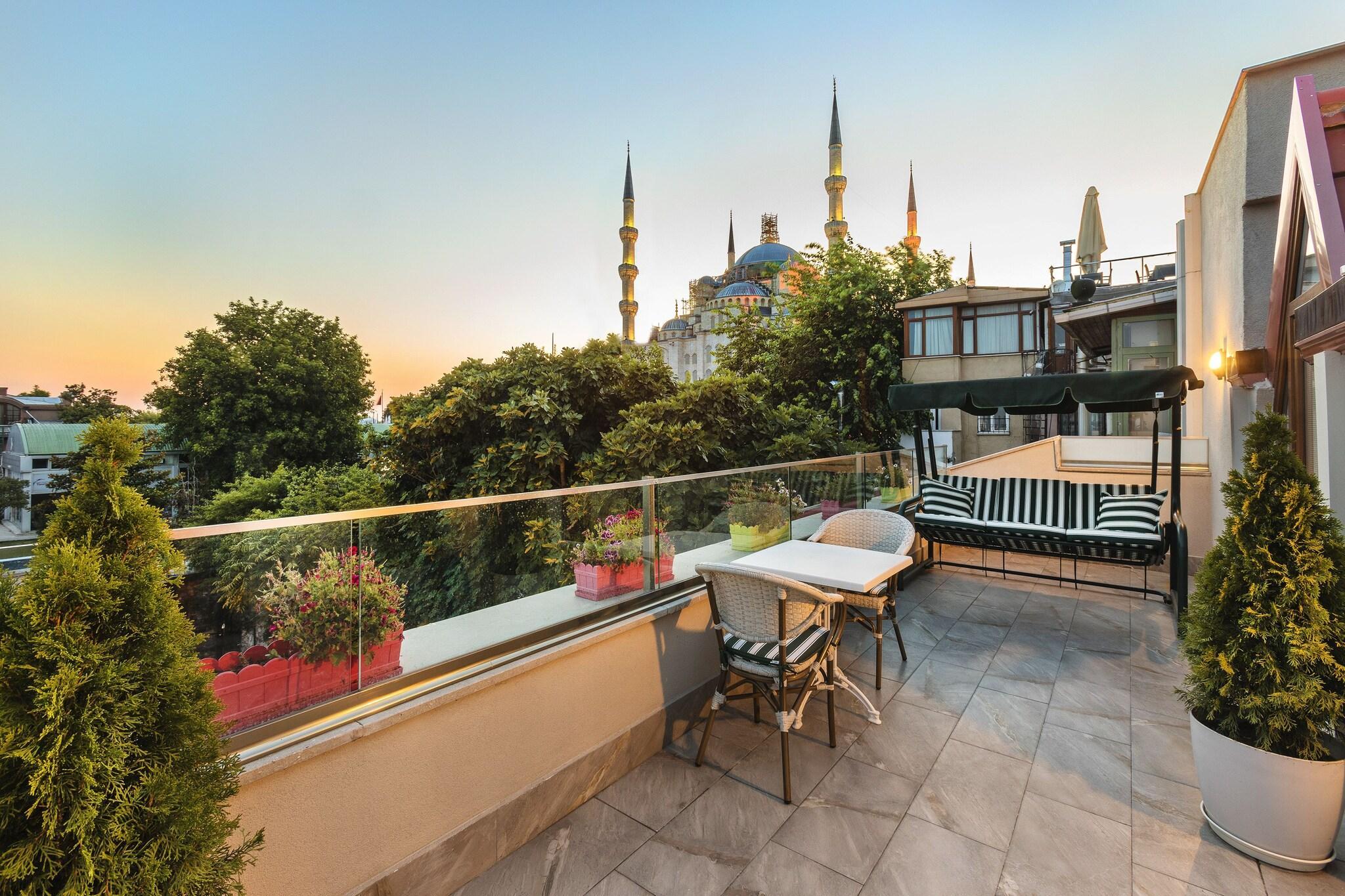 Vista Exterior Obelisk Hotel & Suites