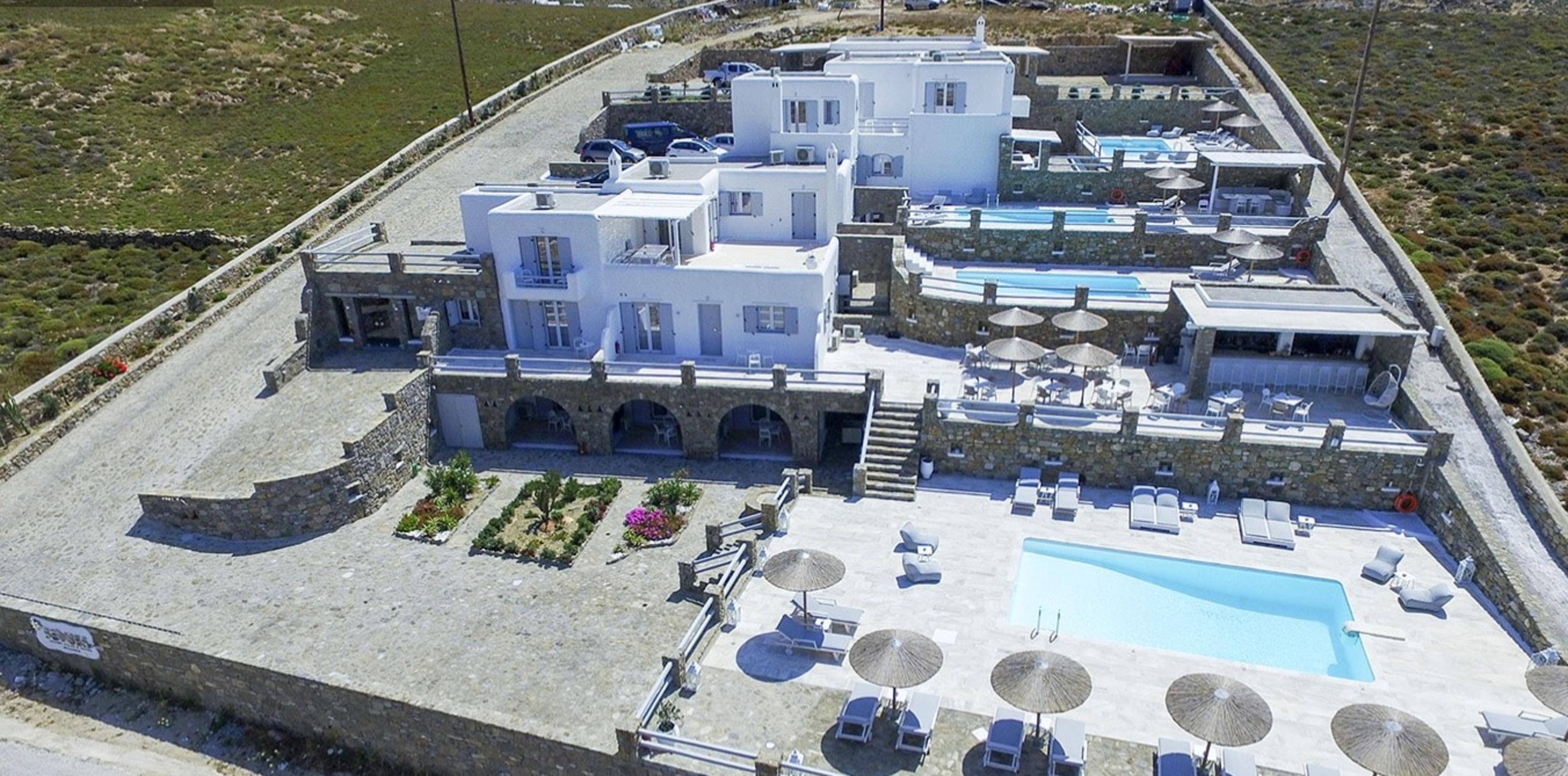 Vista Exterior Senses Luxury Villas & Suites