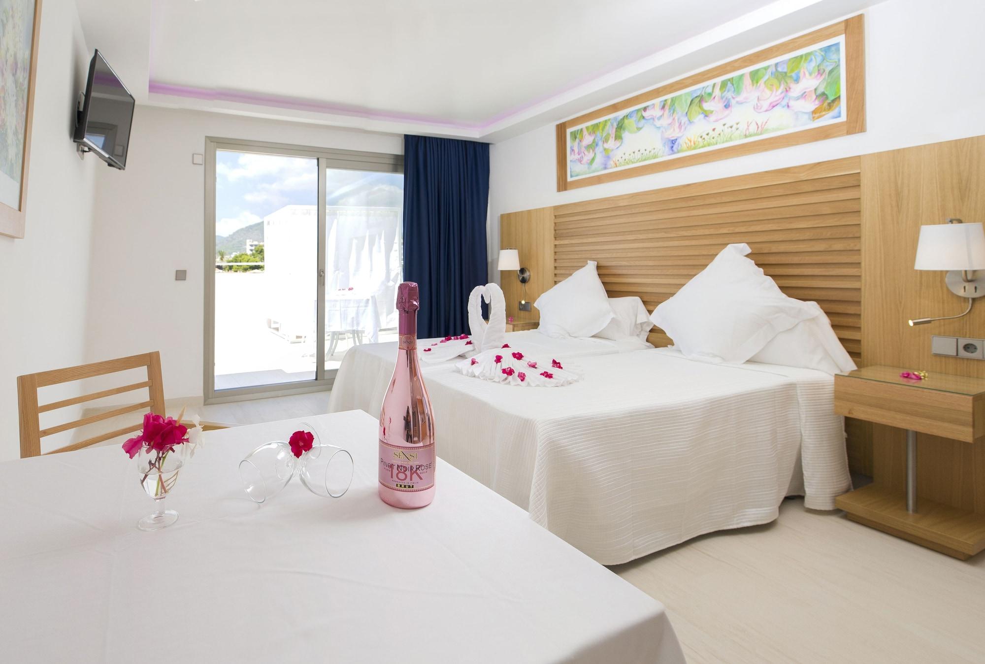 Equipamiento de Habitación My Way Luxury Ibiza Studios