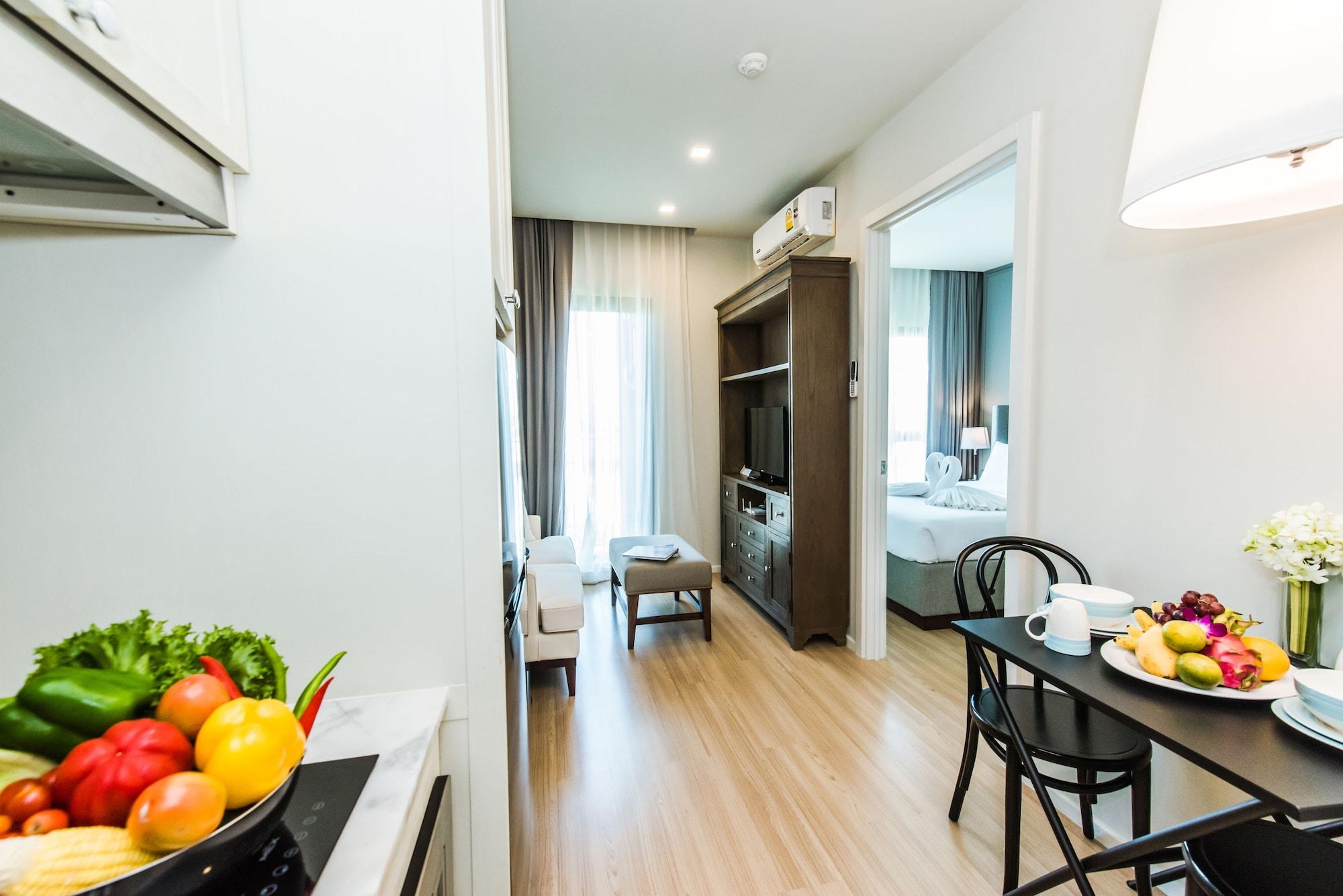 Varios Dlux Condominium