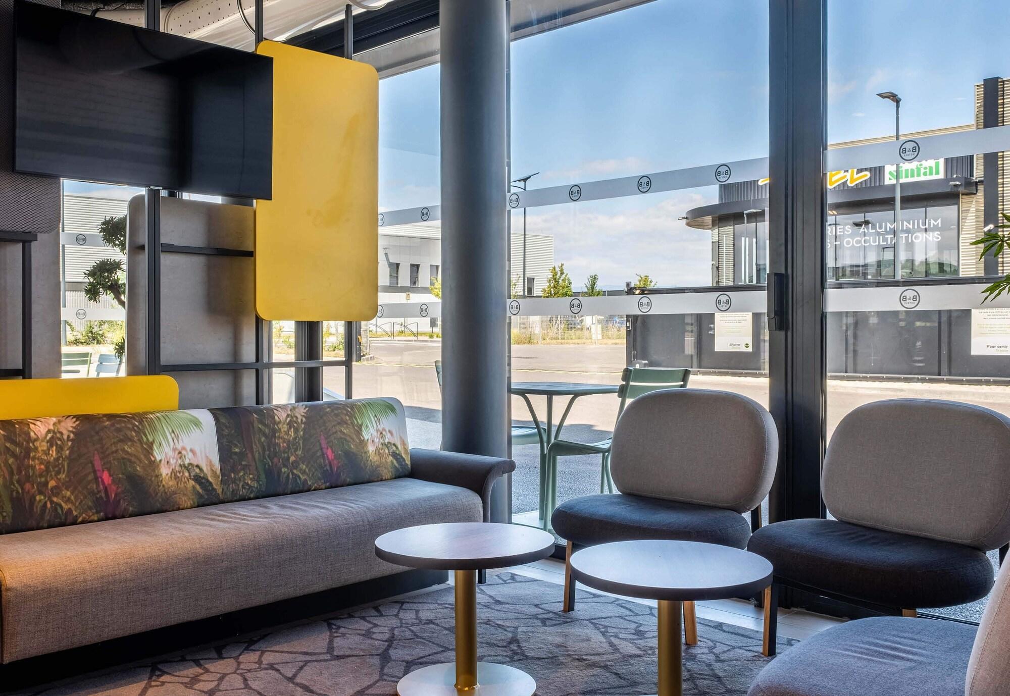 Vista Lobby B&B HOTEL Evian Publier