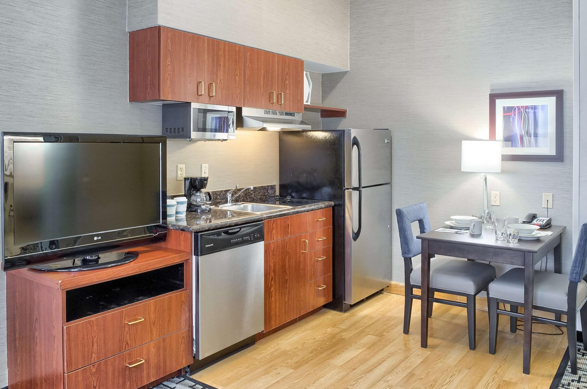 Equipamiento de Habitación Homewood Suites by Hilton Mobile Airport-University Area