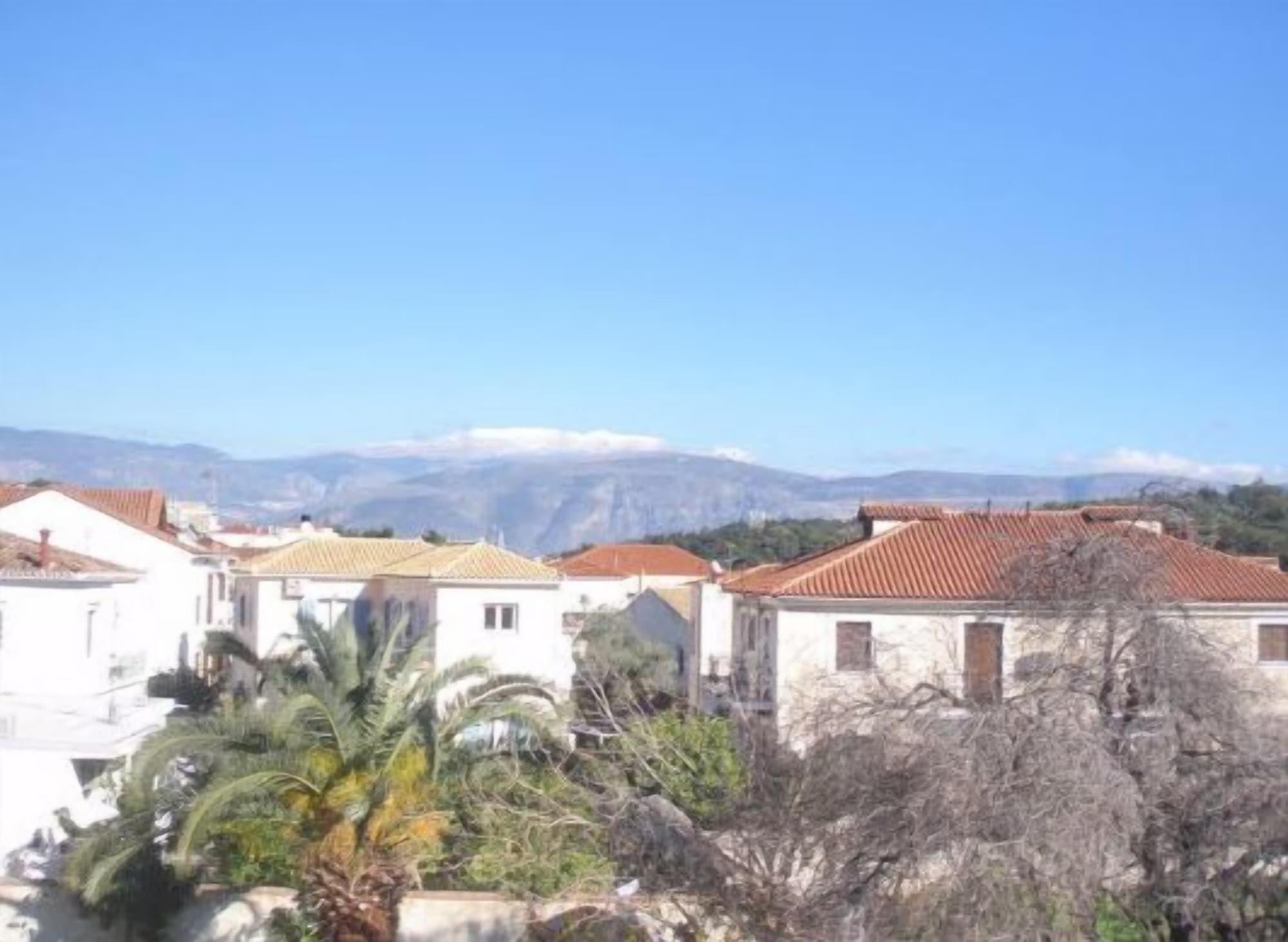 Vista Exterior Hotel Galaxidi