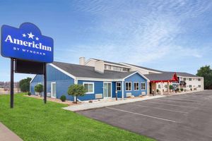Alojamiento - AmericInn by Wyndham New Richmond