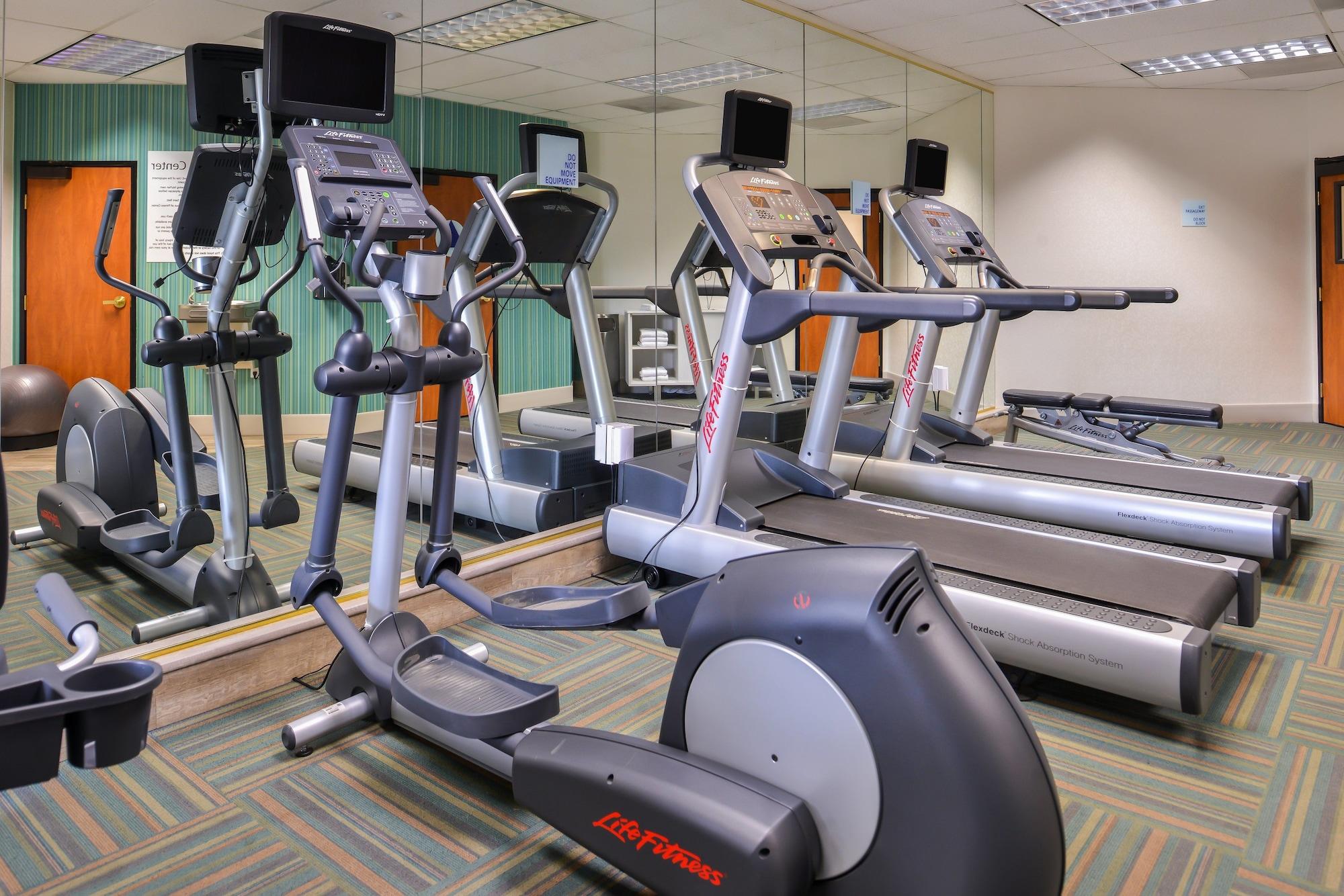 Gimnasio Holiday Inn Express & Suites Elk Grove Central - Hwy 99 by IHG