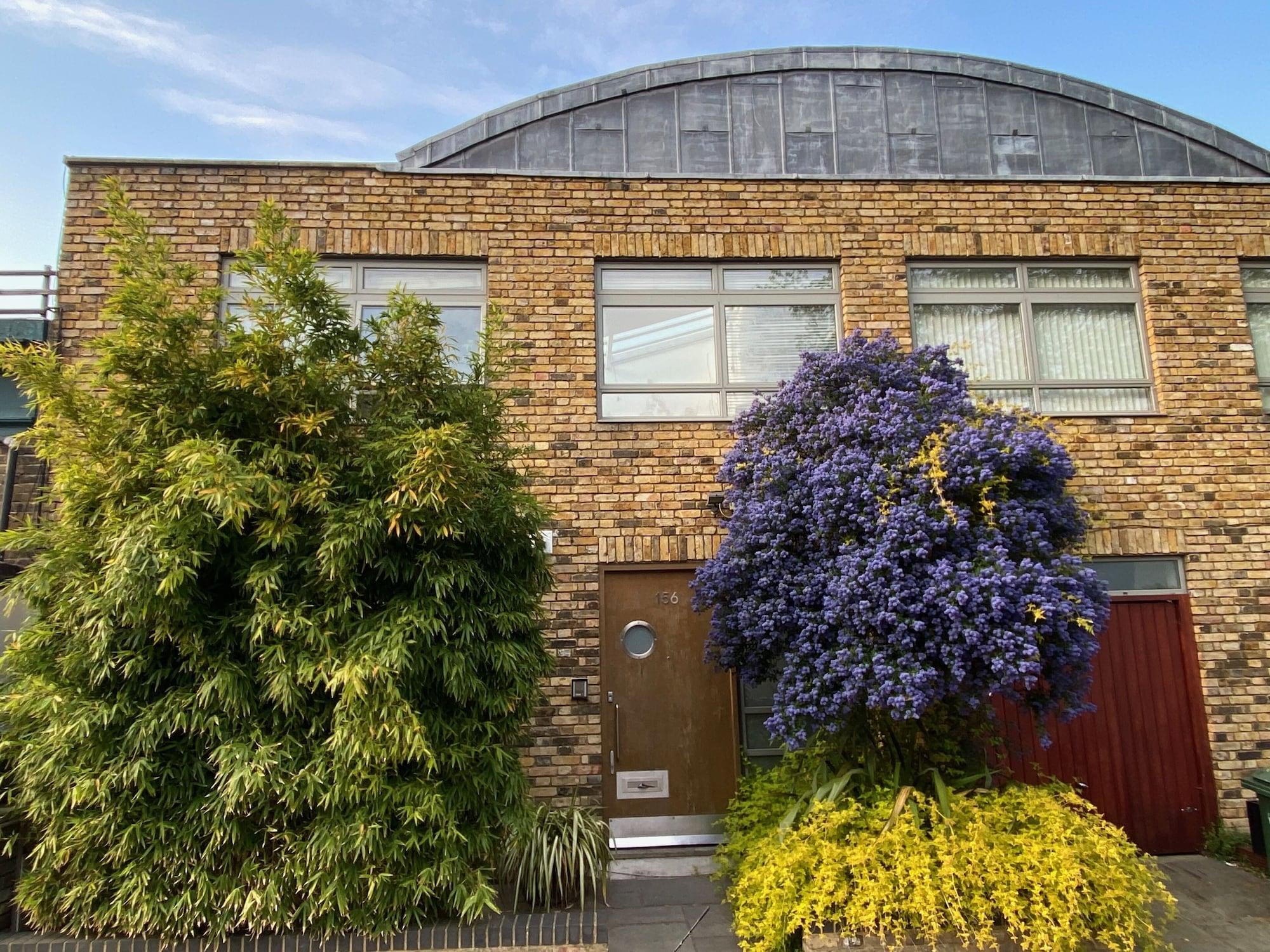 Vista Exterior The Luxury Inn