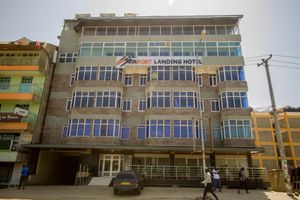 Alojamiento - Airport Landing Hotel