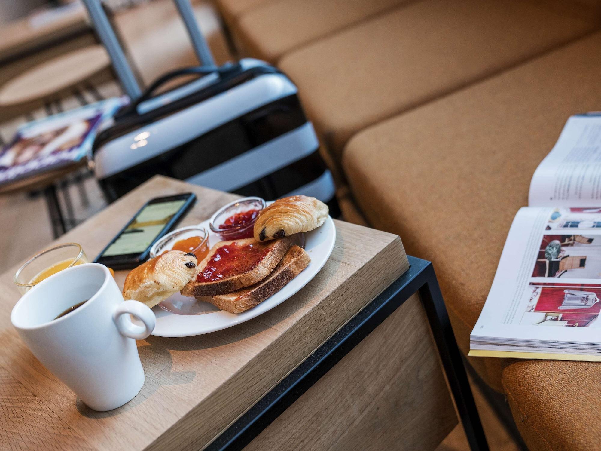 Varios ibis Styles Paris Place d'Italie Butte aux Cailles Hotel