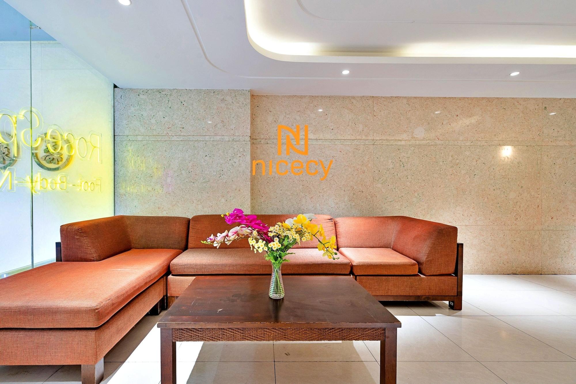 Vista Lobby S79 Residences La Rose Spa
