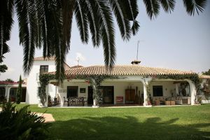 Alquiler Vacacional - Beautiful house in Guadalmina Baja, overlooking the river and golf 800m from the beach