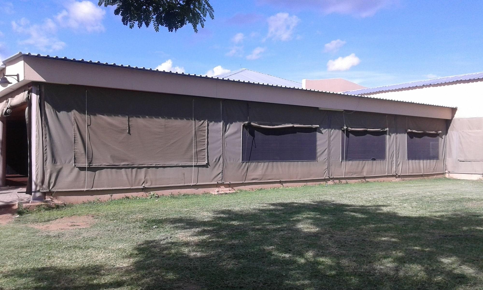 Vista Exterior Adansonia Hotel