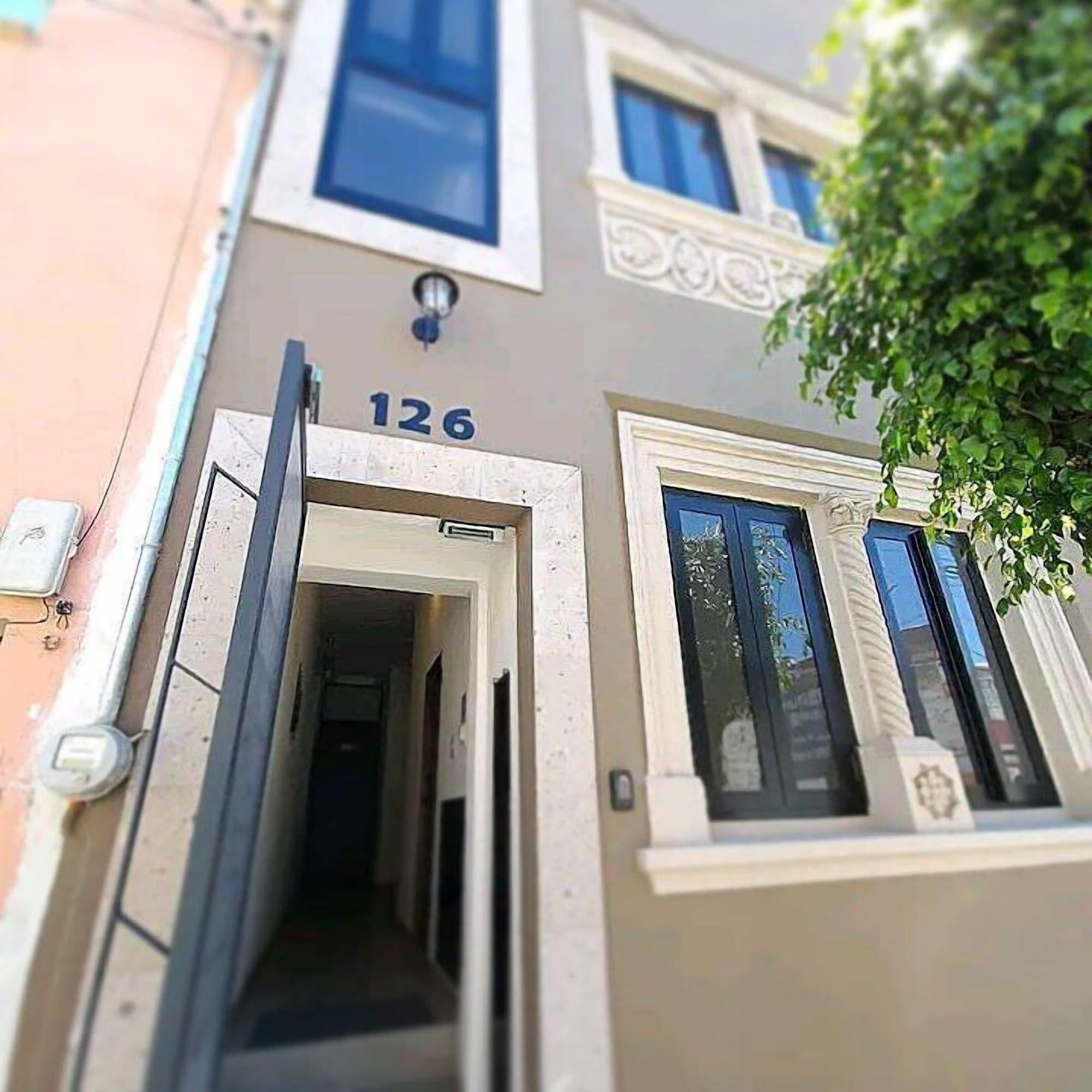 Varios La Casa Mia Leon