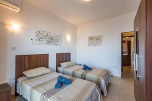 Alquiler Vacacional - Seashells 2 Bedroom Apartment by Getaways Malta