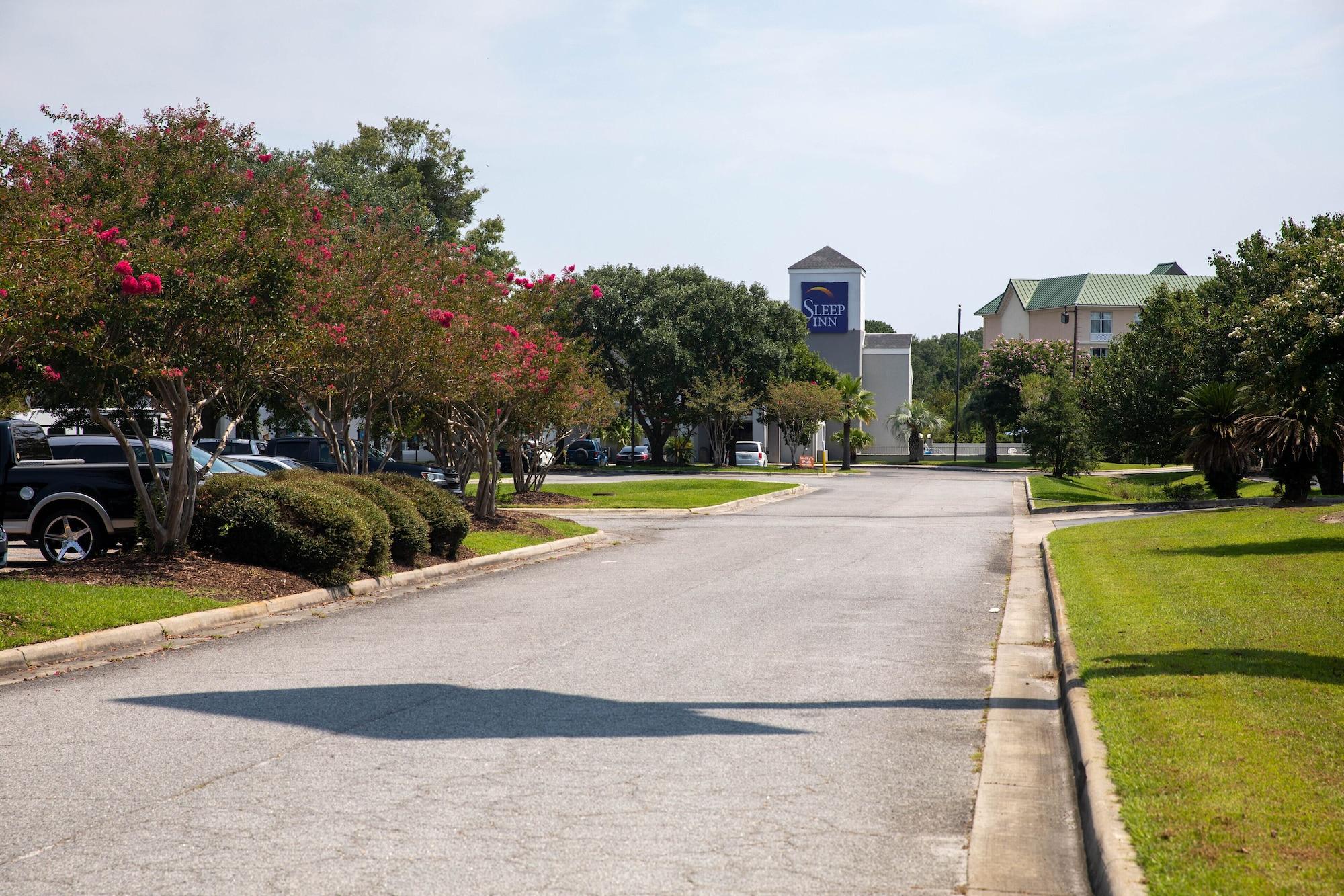 Vista Exterior Sleep Inn Savannah Gateway I-95