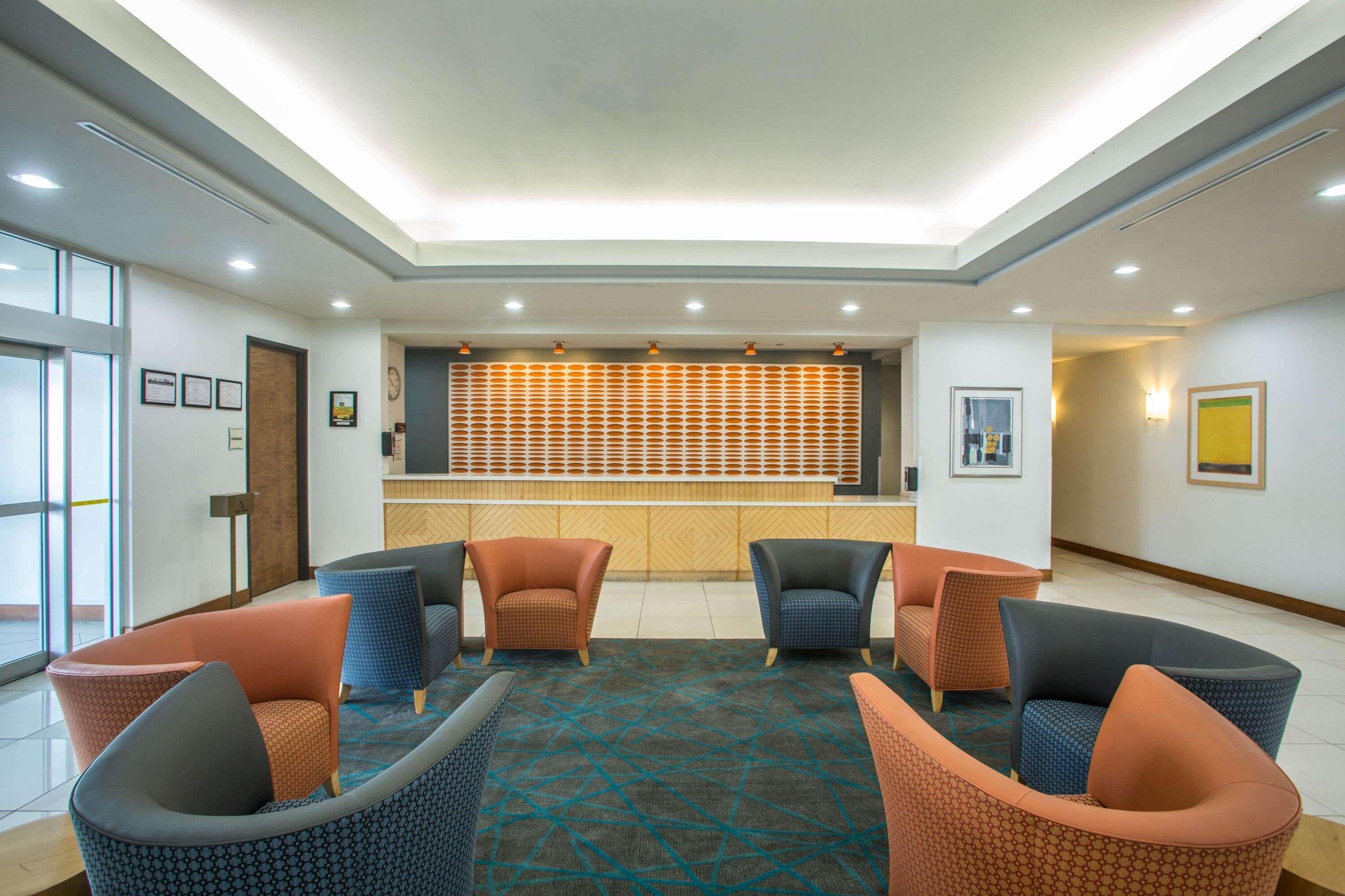 Vista Lobby La Quinta Inn & Suites by Wyndham Austin NW/Lakeline Mall