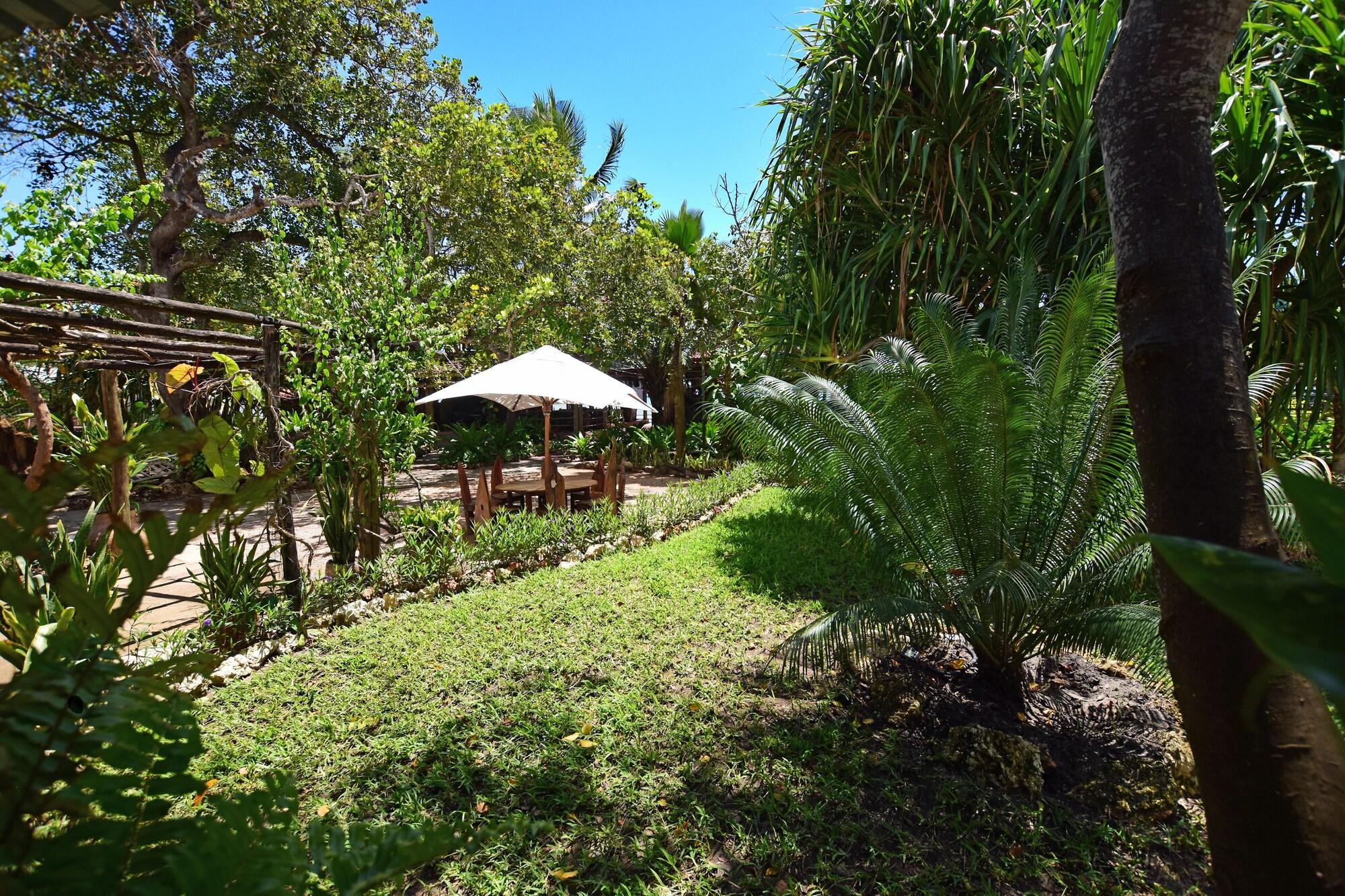 Vista Exterior Mediterraneo Hotel & Restaurant