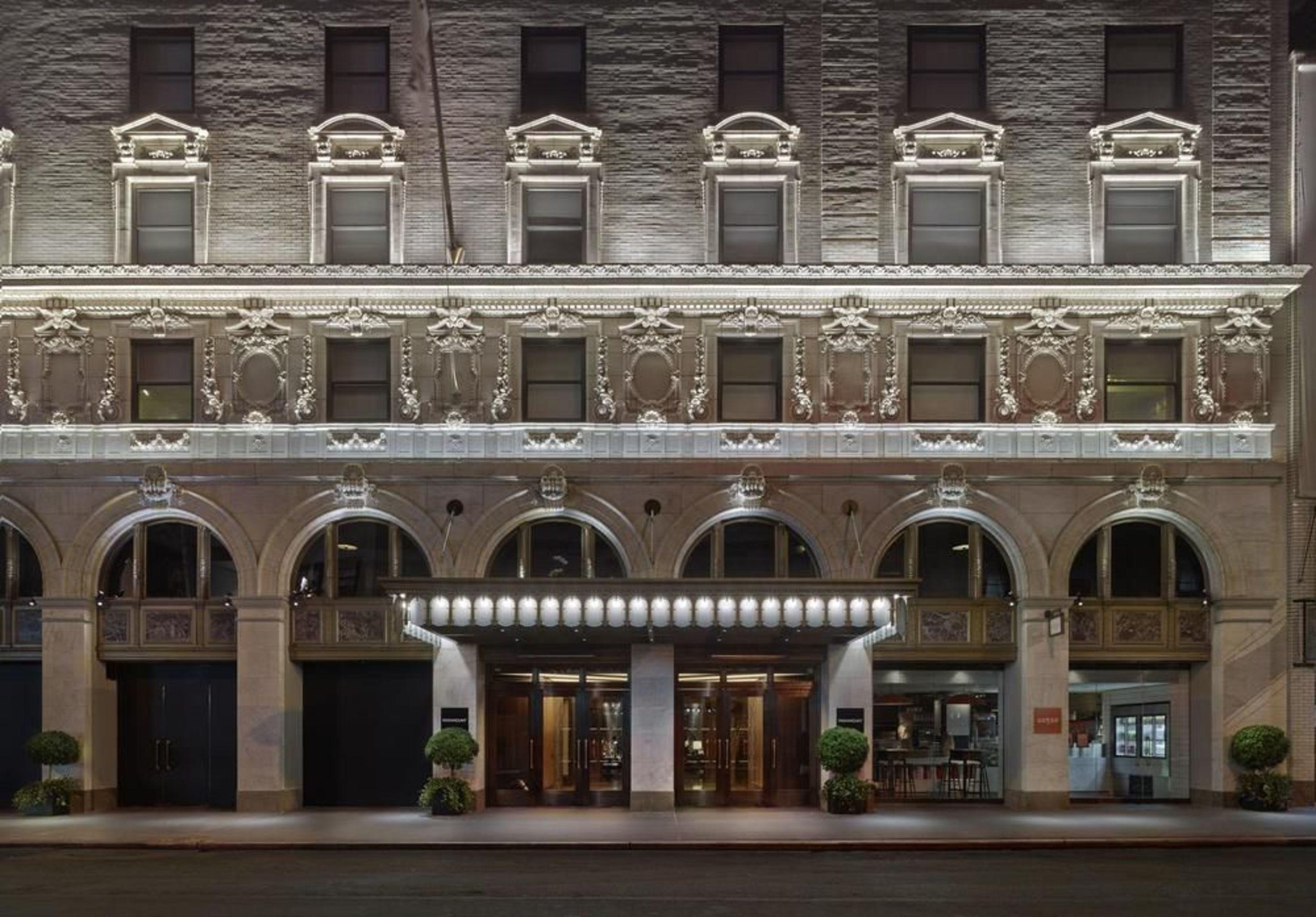 Vista Exterior Paramount Times Square – A Generator Hotel