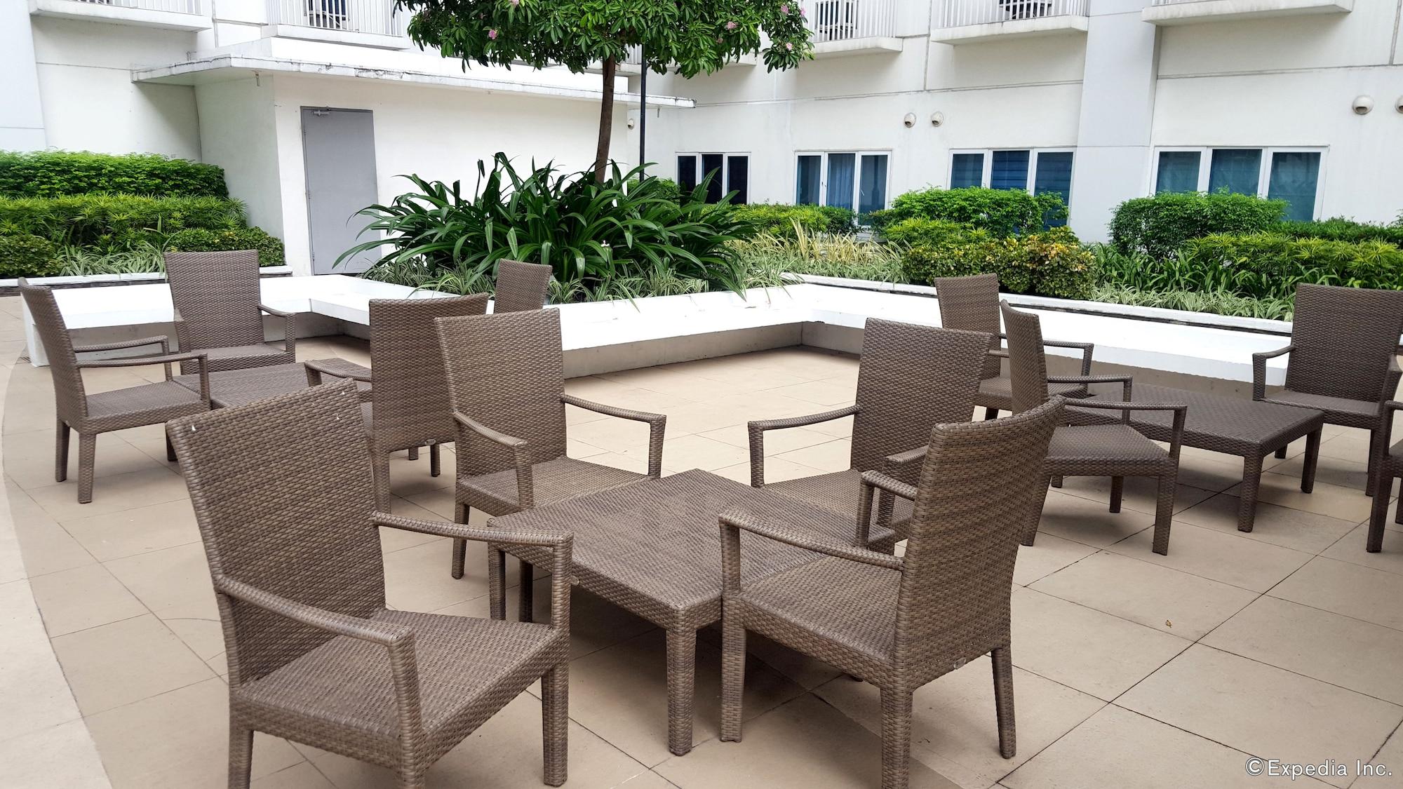 Restaurant Homebound at Sea Residences Serviced Apartments