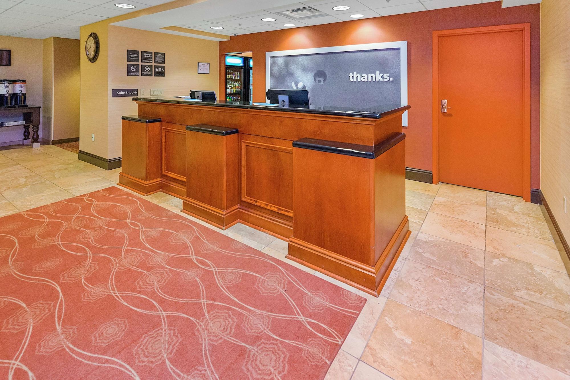 Vista Lobby Hampton Inn & Suites Blairsville