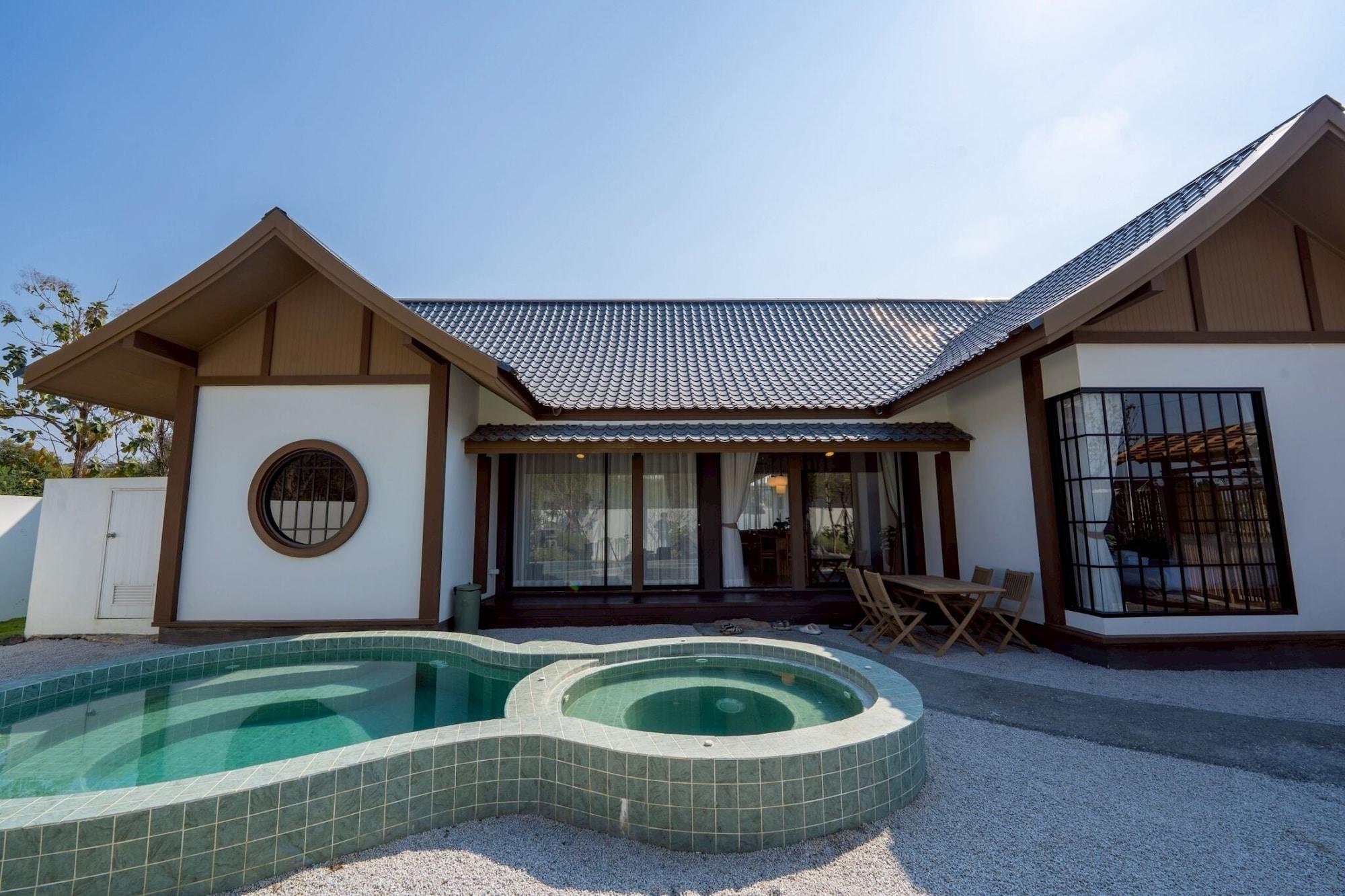 Vista Piscina Kiyomizu Onsen &Glamping Resort Saraburi