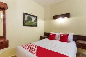Alojamiento - OYO Hotel Emperador