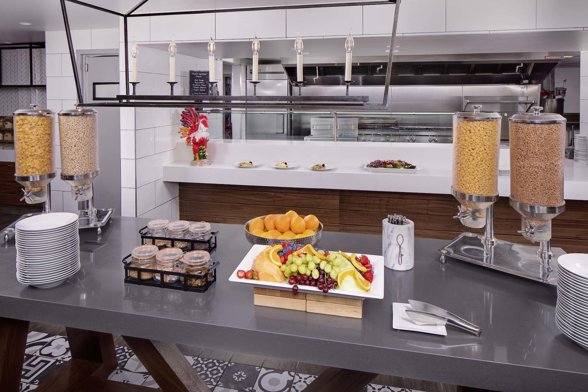 Restaurant Embassy Suites by Hilton Boston Marlborough