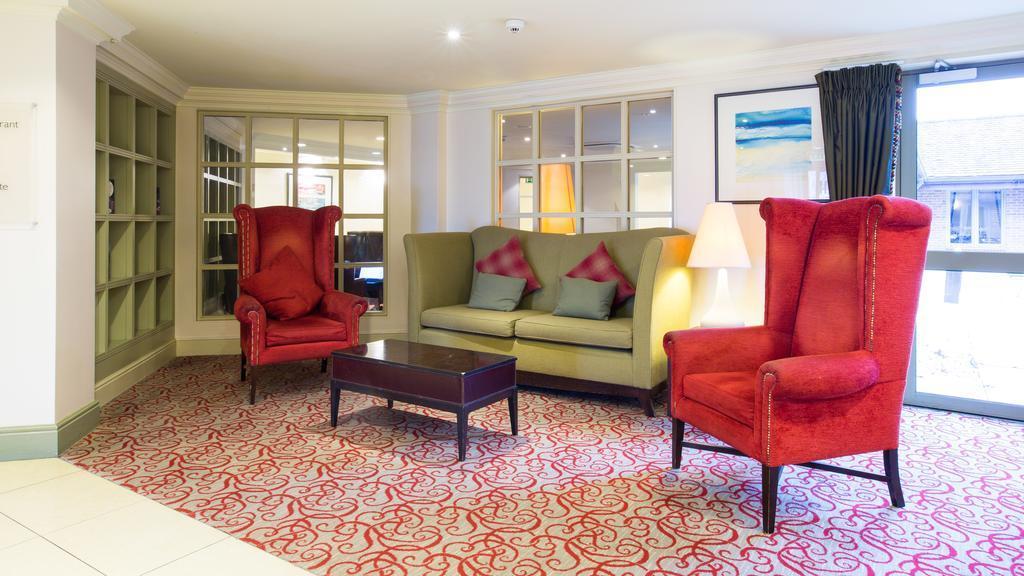 Vista Exterior The Cambridge Belfry Hotel & Spa