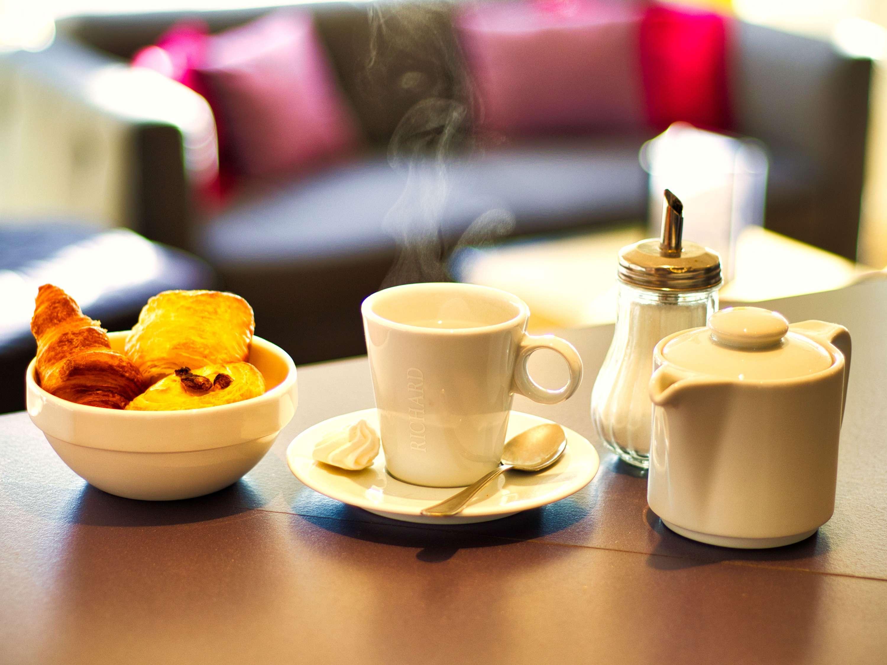 Bar/Salón ibis Styles Ouistreham