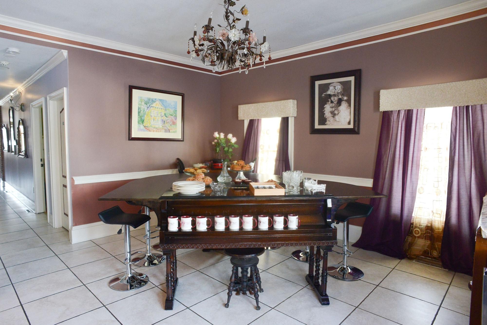 Restaurant Naomi's Inn Bed & Breakfast