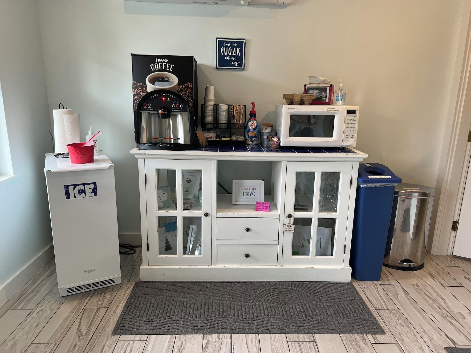 Vista Lobby Island Place