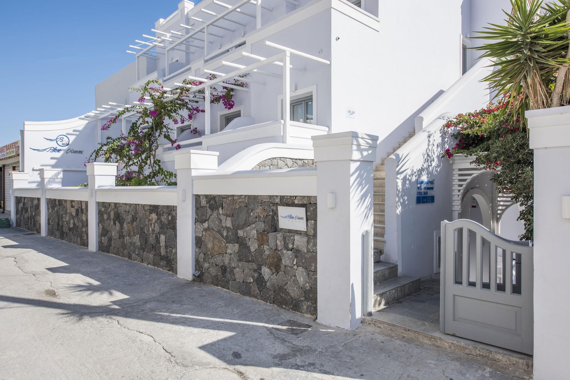 Vista Exterior Blue Waves Hotel