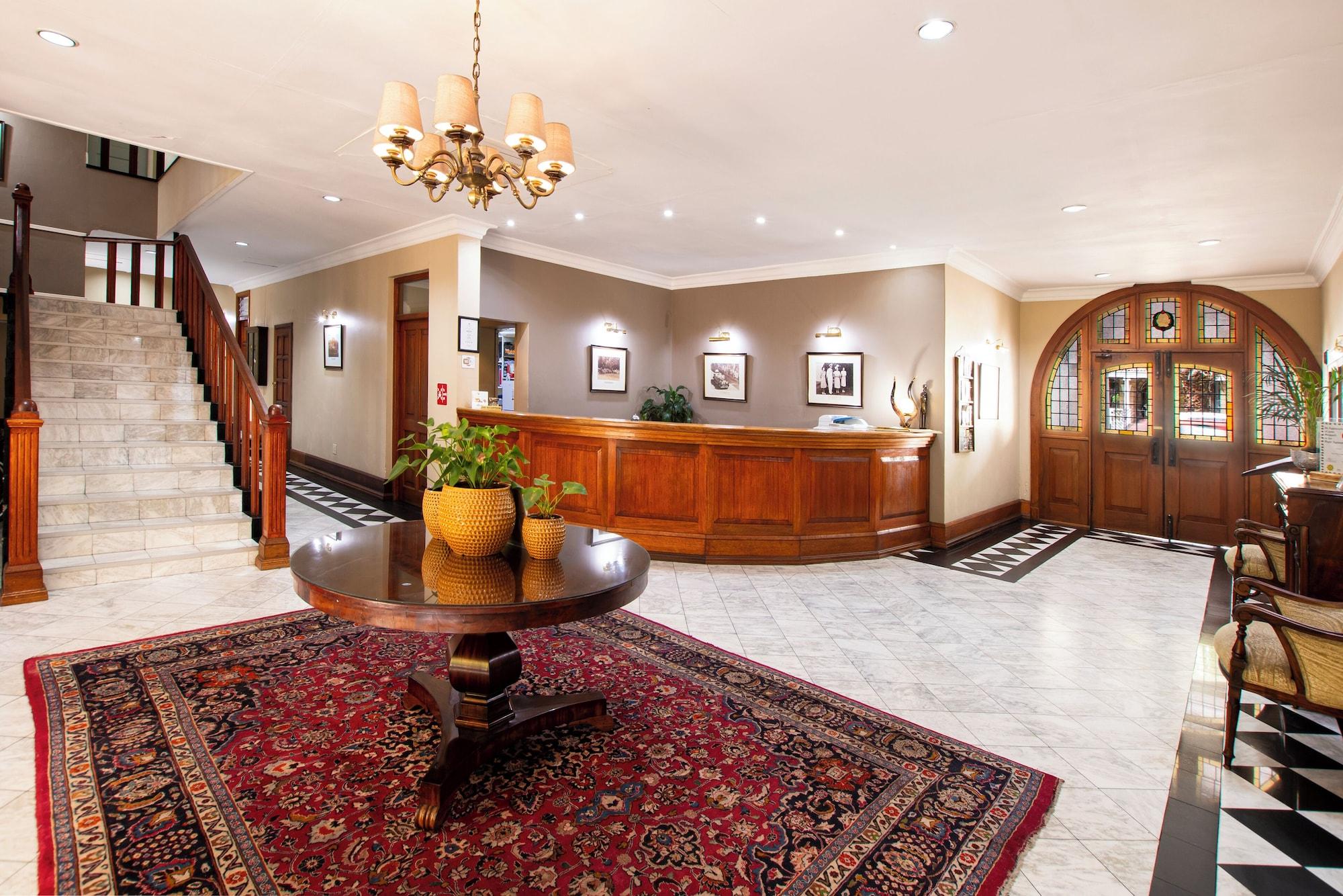 Vista Lobby Queen’s Hotel by BON Hotels