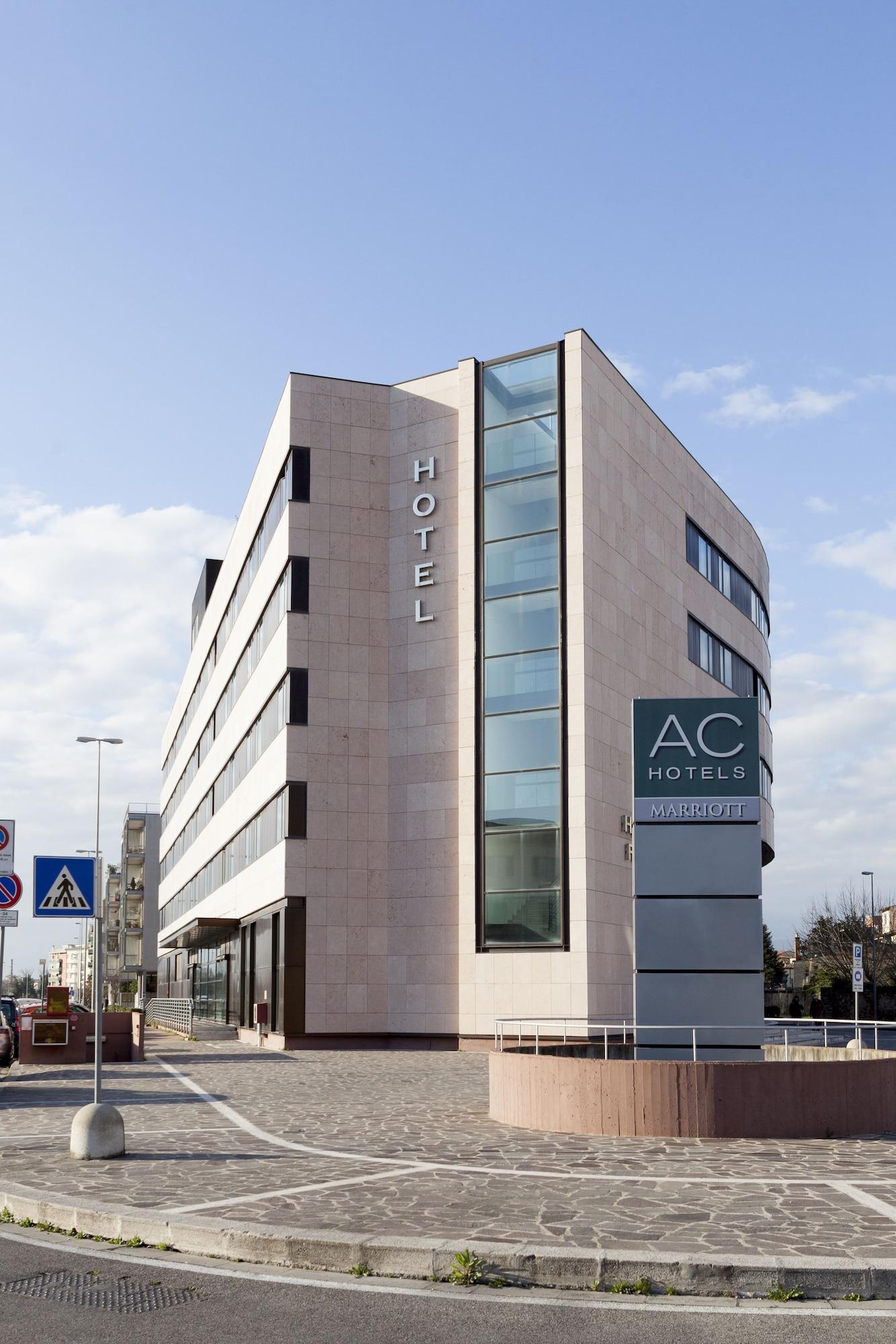 Vista Exterior AC Hotel Firenze by Marriott