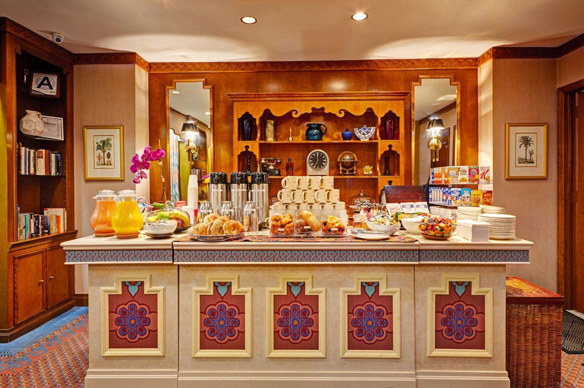 Restaurant Casablanca Hotel by Library Hotel Collection