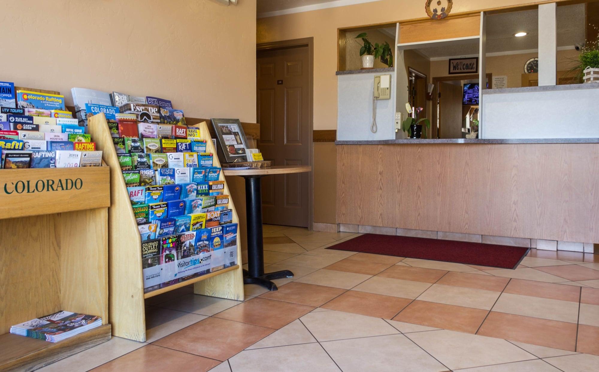 Vista Lobby Red River Inn Silt-Rifle