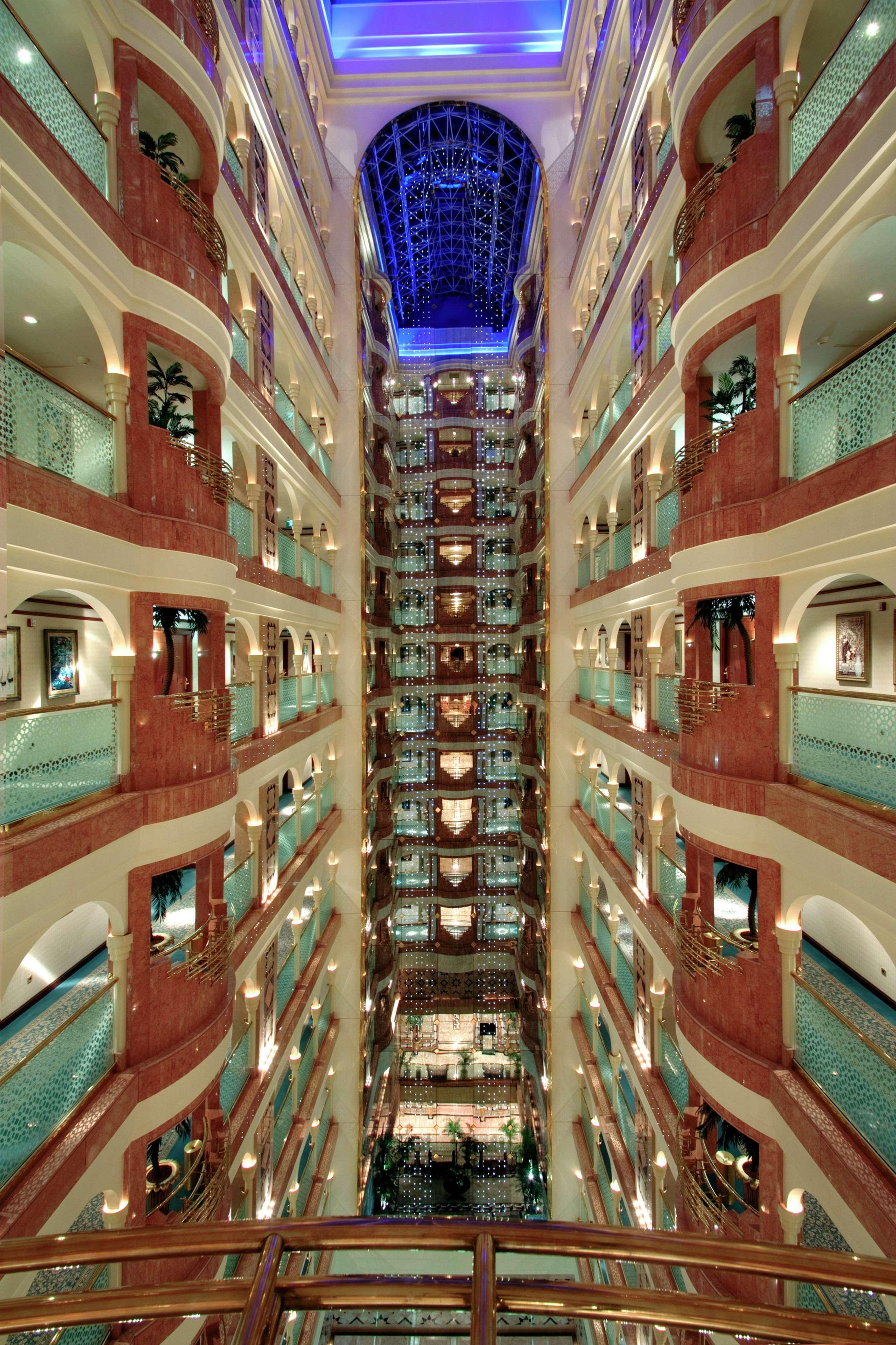 Vista Lobby Madinah Hilton