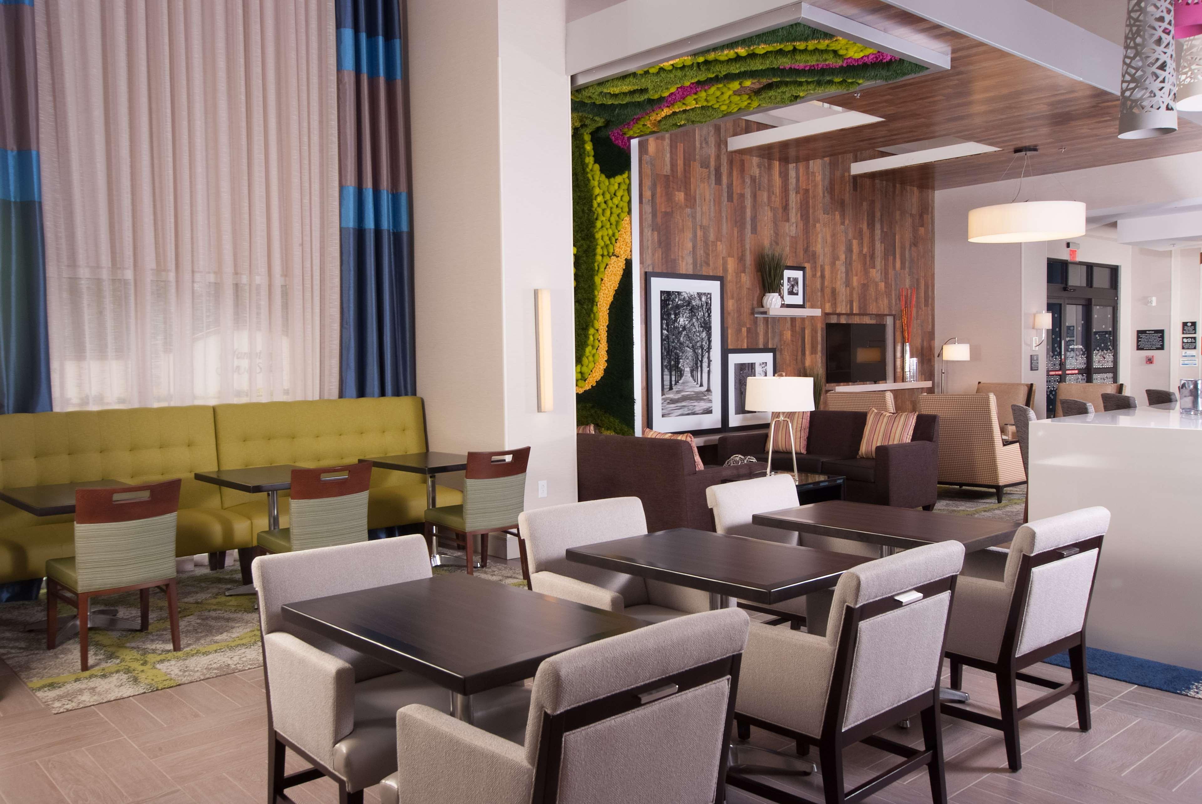 Vista Lobby Hampton Inn & Suites by Hilton Augusta-Washington Rd
