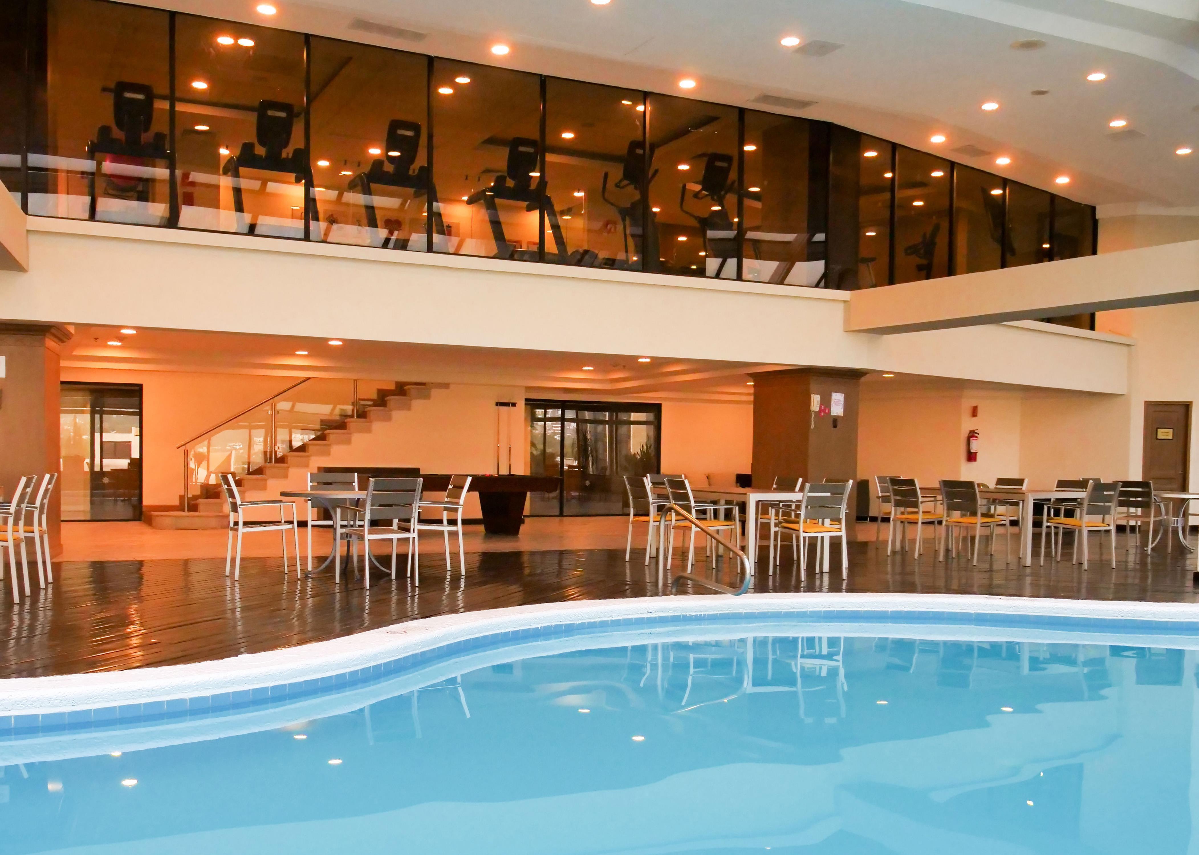 Vista Piscina MS Milenium Monterrey, Curio Collection by Hilton