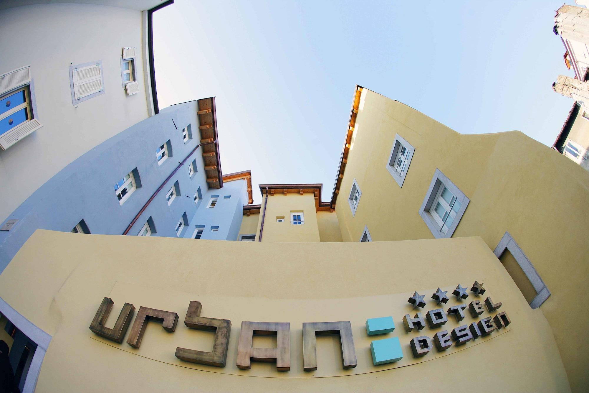Vista Exterior Urban Hotel Design