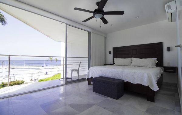 *Poolside Condo**3 Floors*Quiet Location & Surreal Sunsets* - Hoteles con parque acuático en Nuevo Vallarta, Nayarit