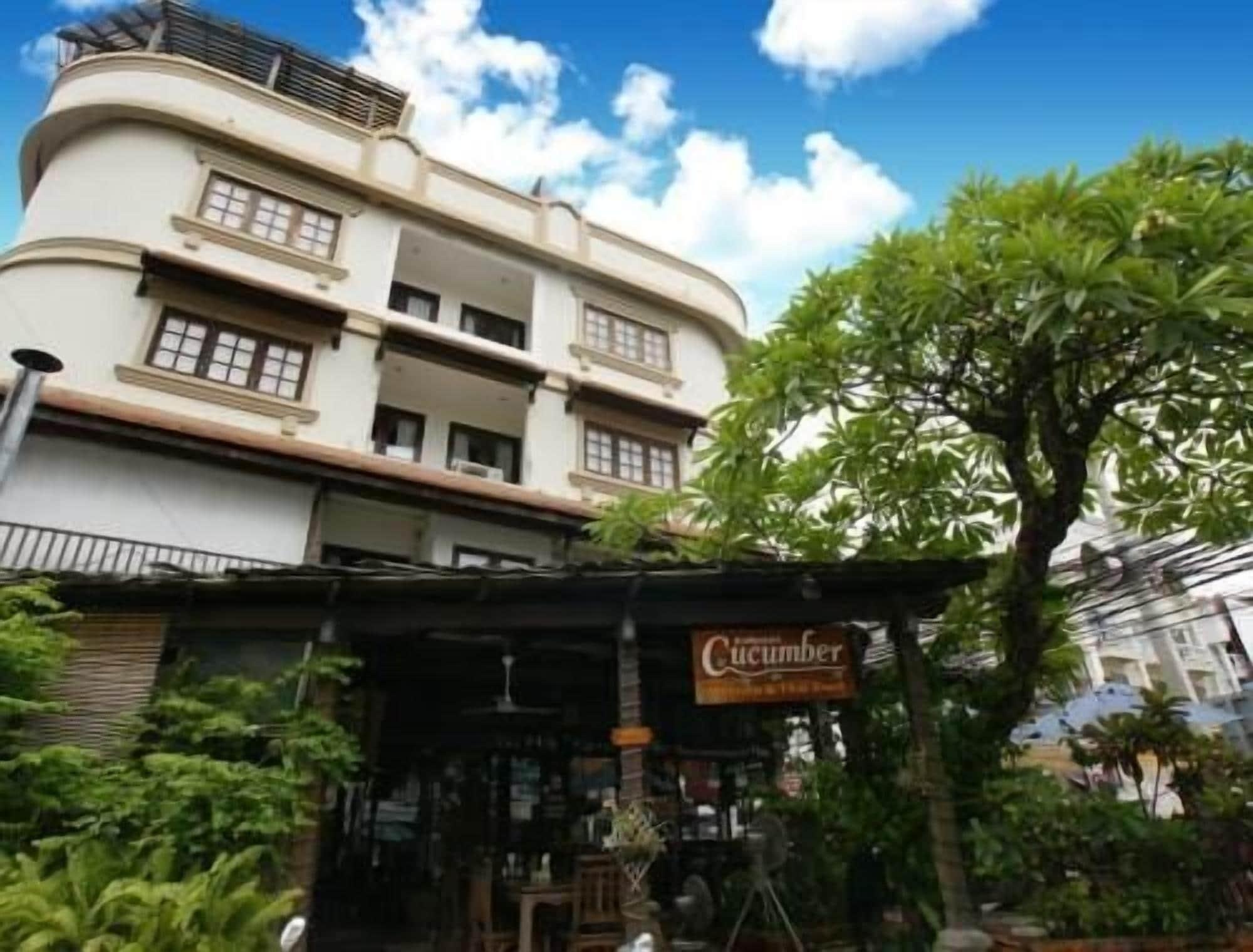 Varios Cucumber Inn