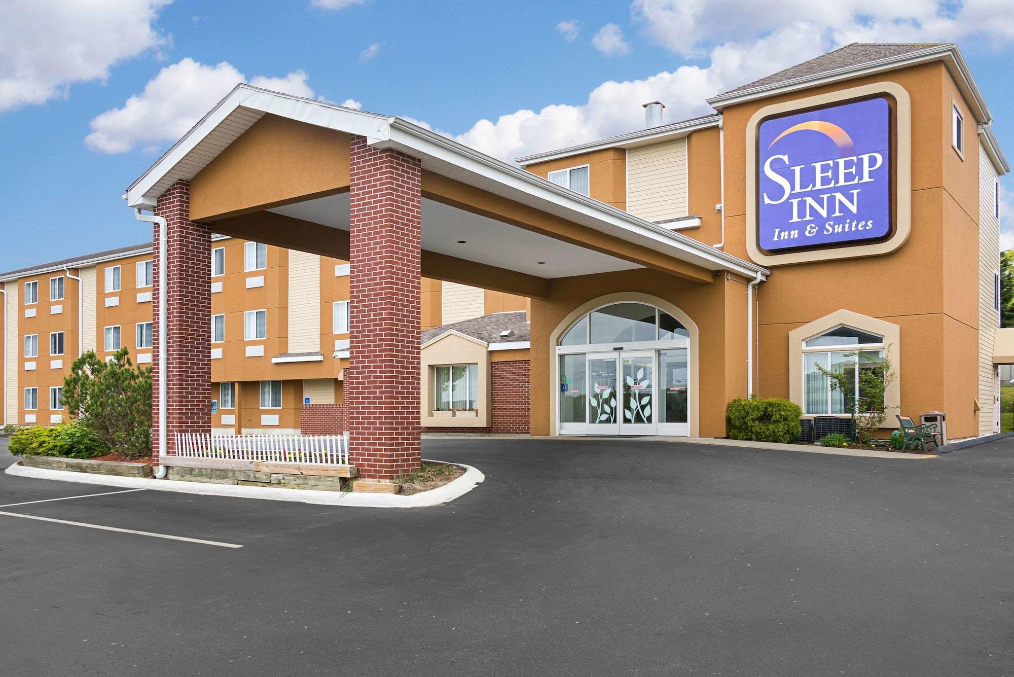 Vista Exterior Sleep Inn & Suites Niantic