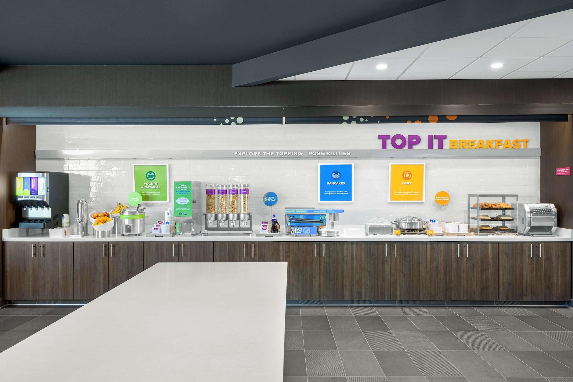 Restaurant Tru by Hilton Norco Eastvale