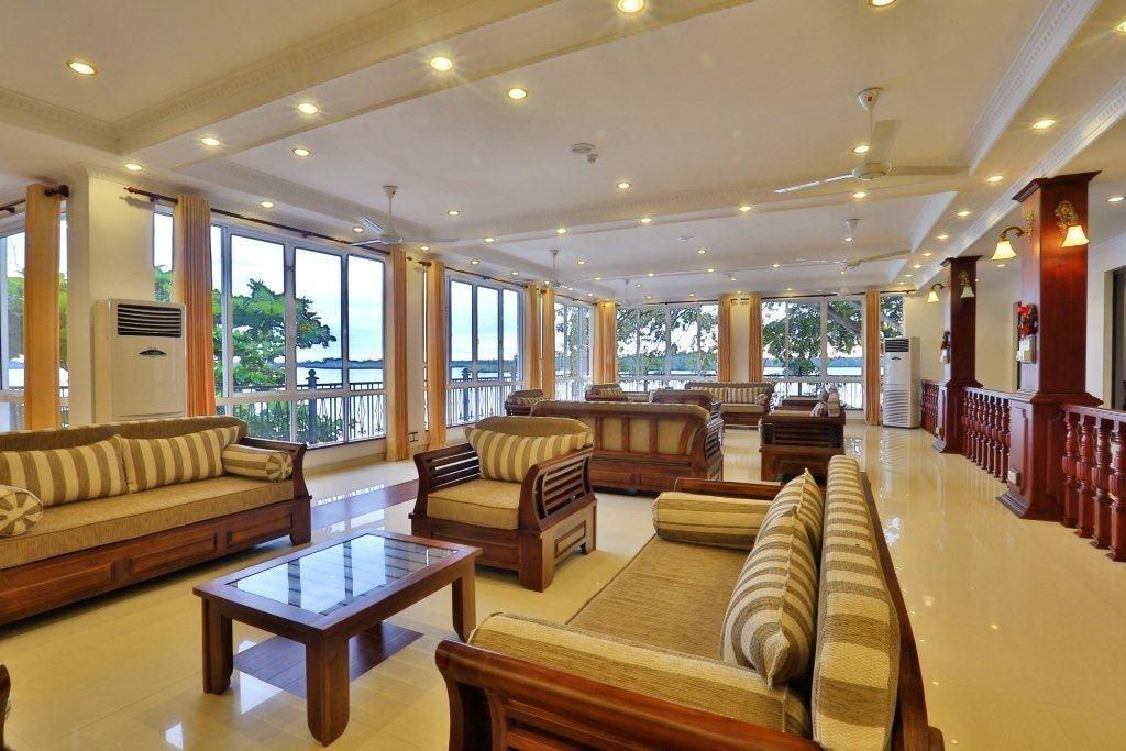 Vista Lobby Centauria Lake Resort