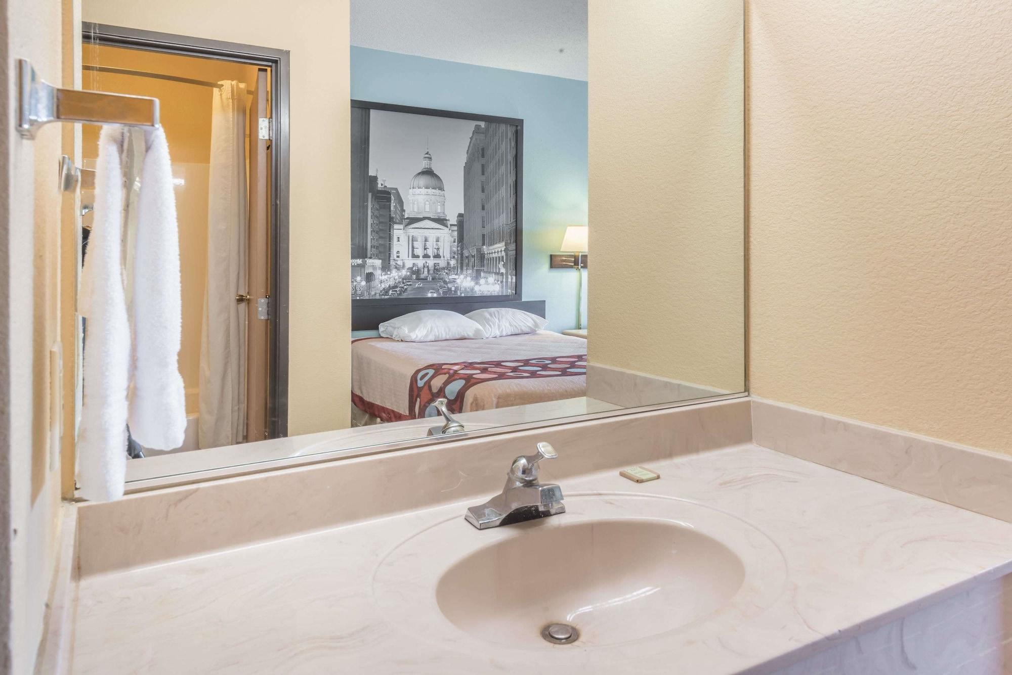 Equipamiento de Habitación Super 8 by Wyndham Martinsville