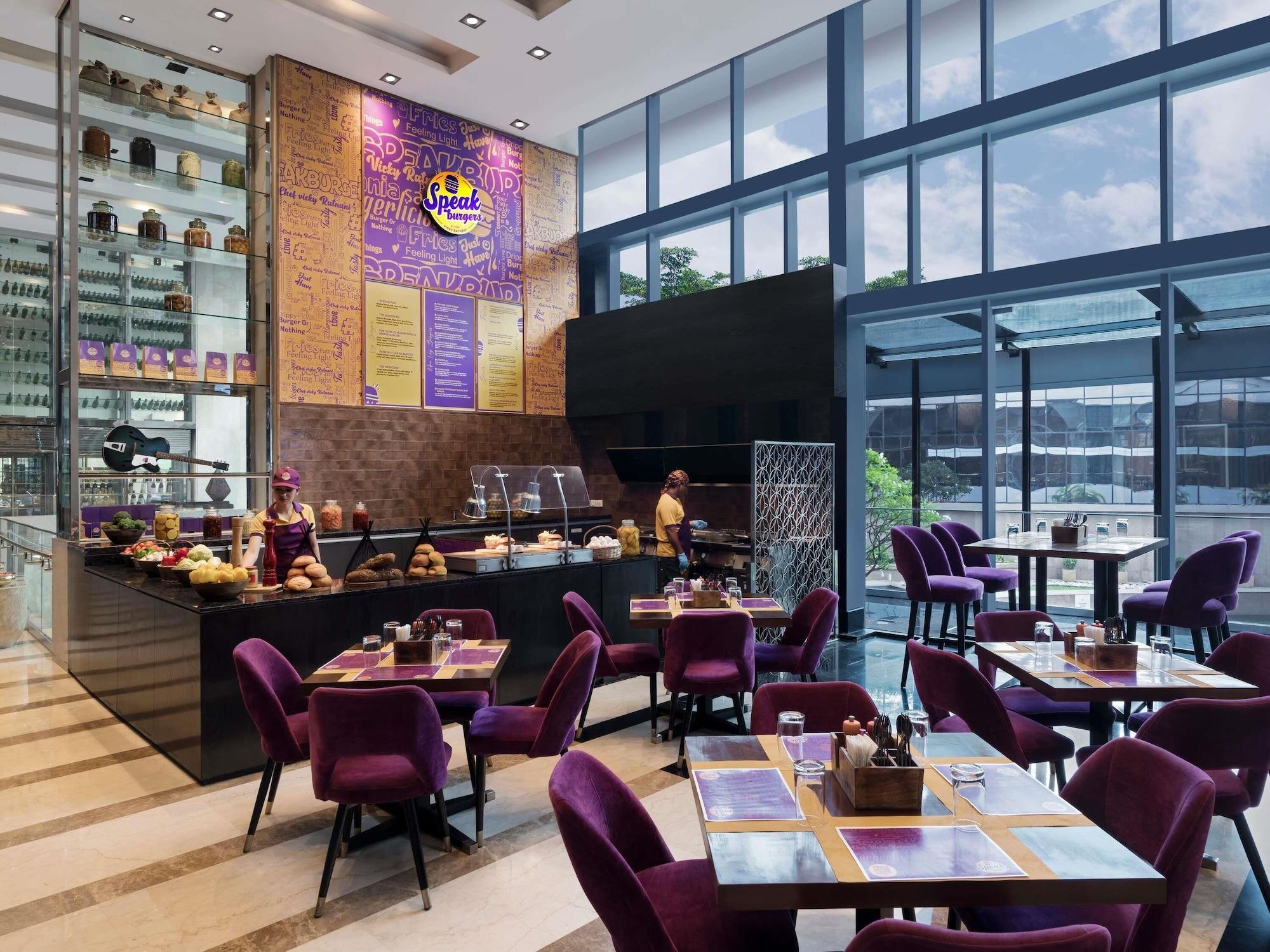 Restaurant Novotel Kolkata Hotel & Residences Hotel